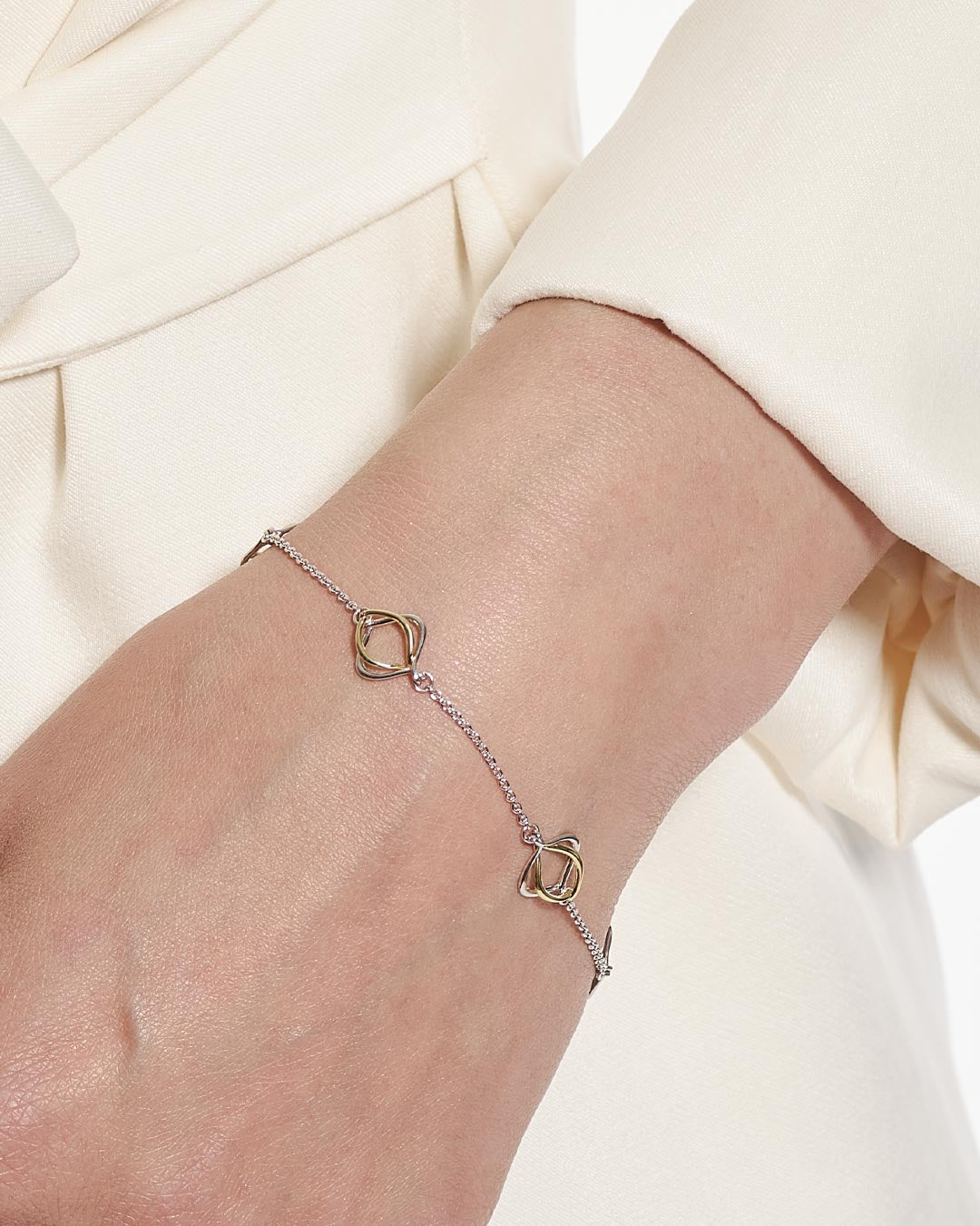 Kit Heath Alicia Golden Fine Station Bracelet
